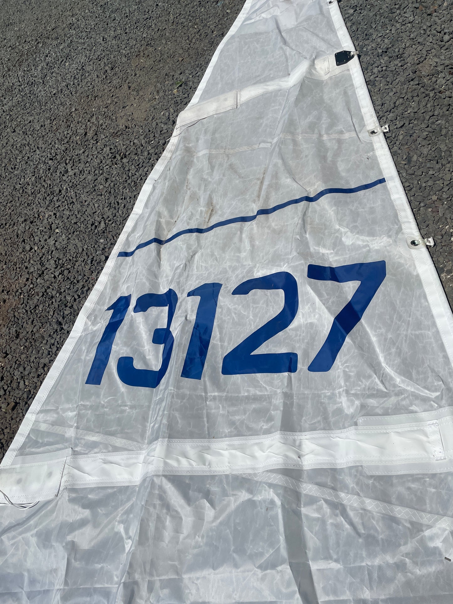 9’ 9” x 28’ x 29’ 9” Mainsail