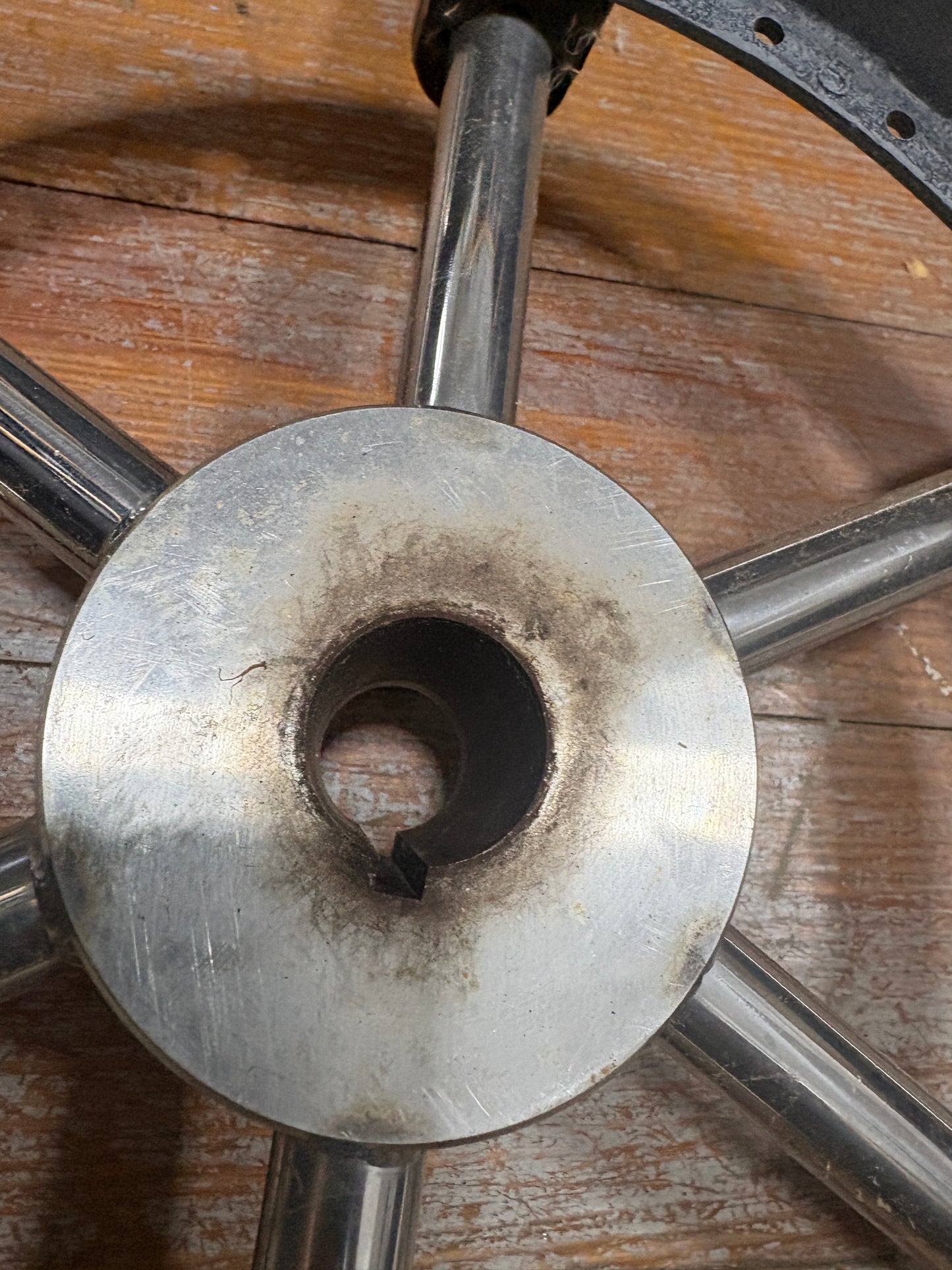 32" Stainless Steel Wheel With Tapered Shaft - 11/16" TO 1" Shaft Diameter