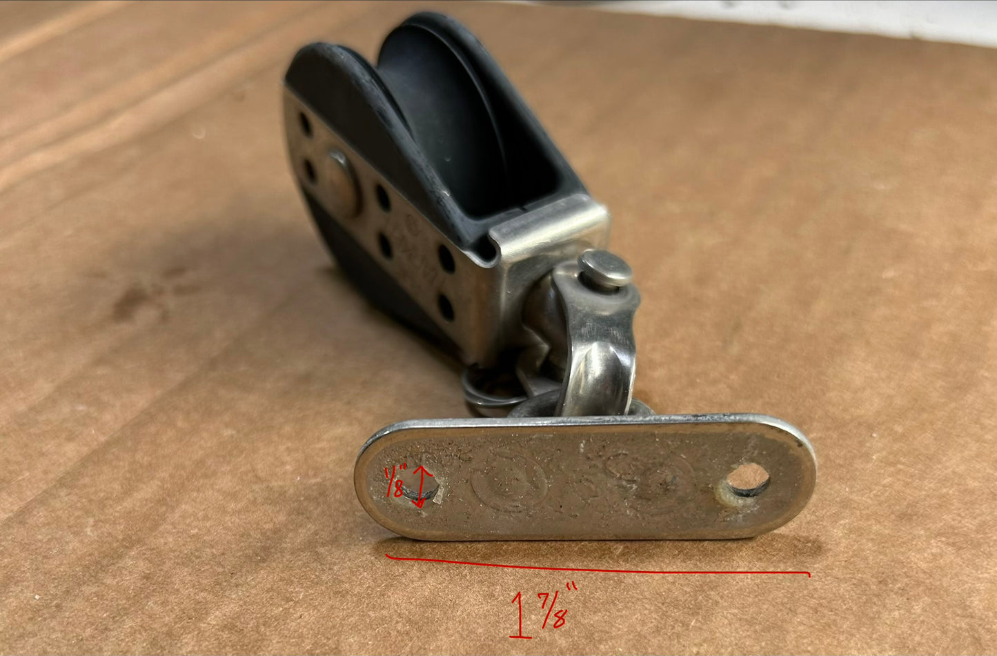 Harken Swivel Cheek Block w/ Mounting Plate 1 3/8” Sheave