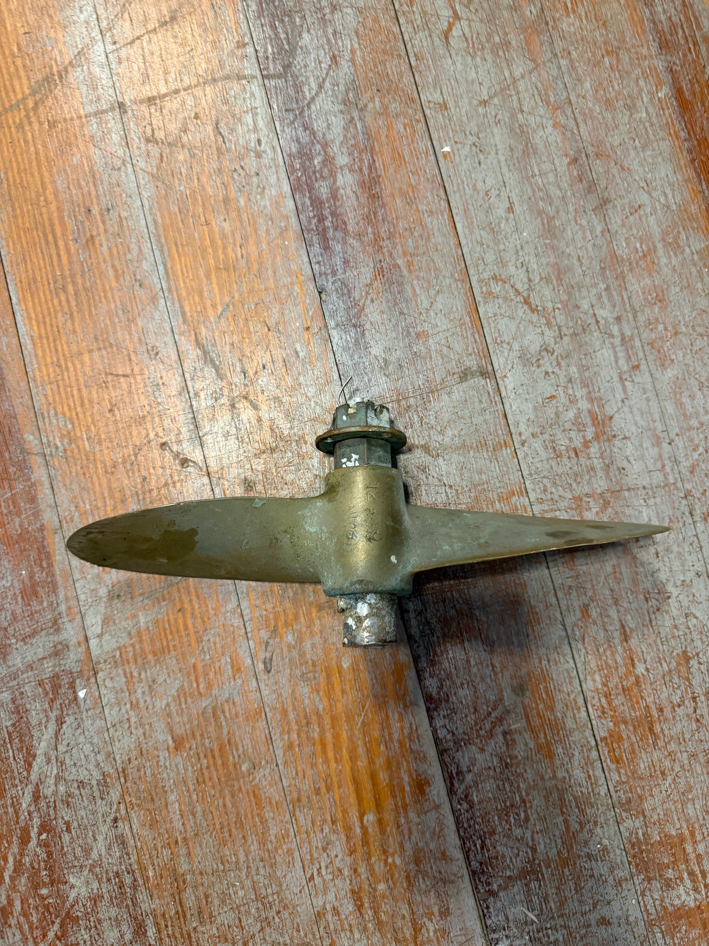 12 RH 9 - 2 Blade Propeller - 1" Tapered Shaft