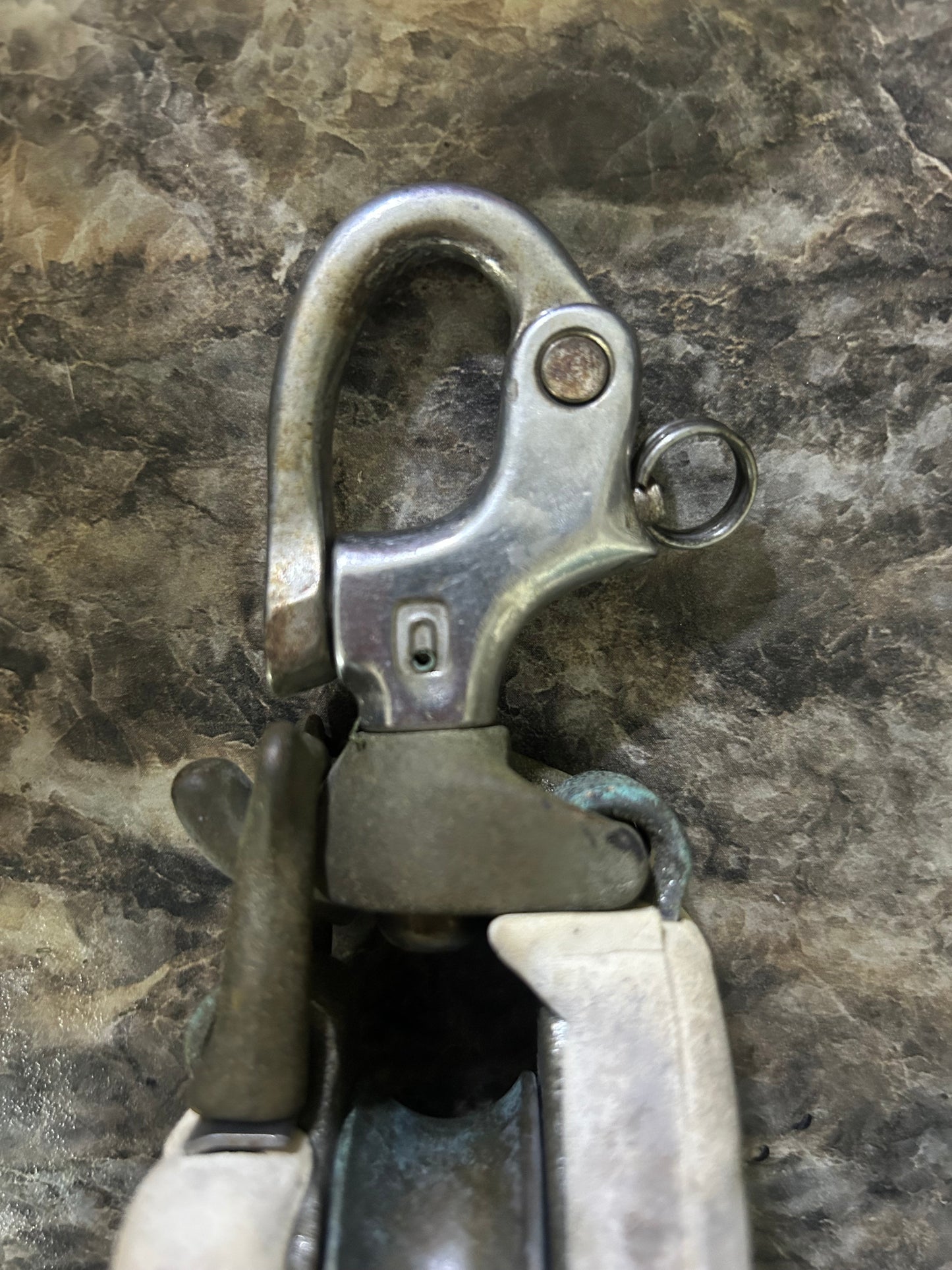 Nitro Marine Snatch Block with 1 1/2" sheave , 3/4" line width and Nitro Marine Shackle