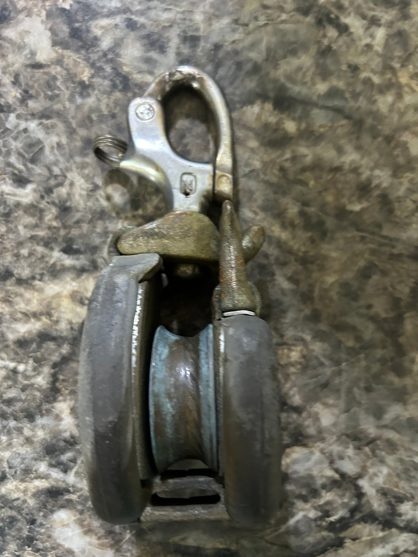 Bronze Nitro Marine Snatch Block with 1 1/2" sheave , 3/4" line width and Nitro Marine swivel Shackle