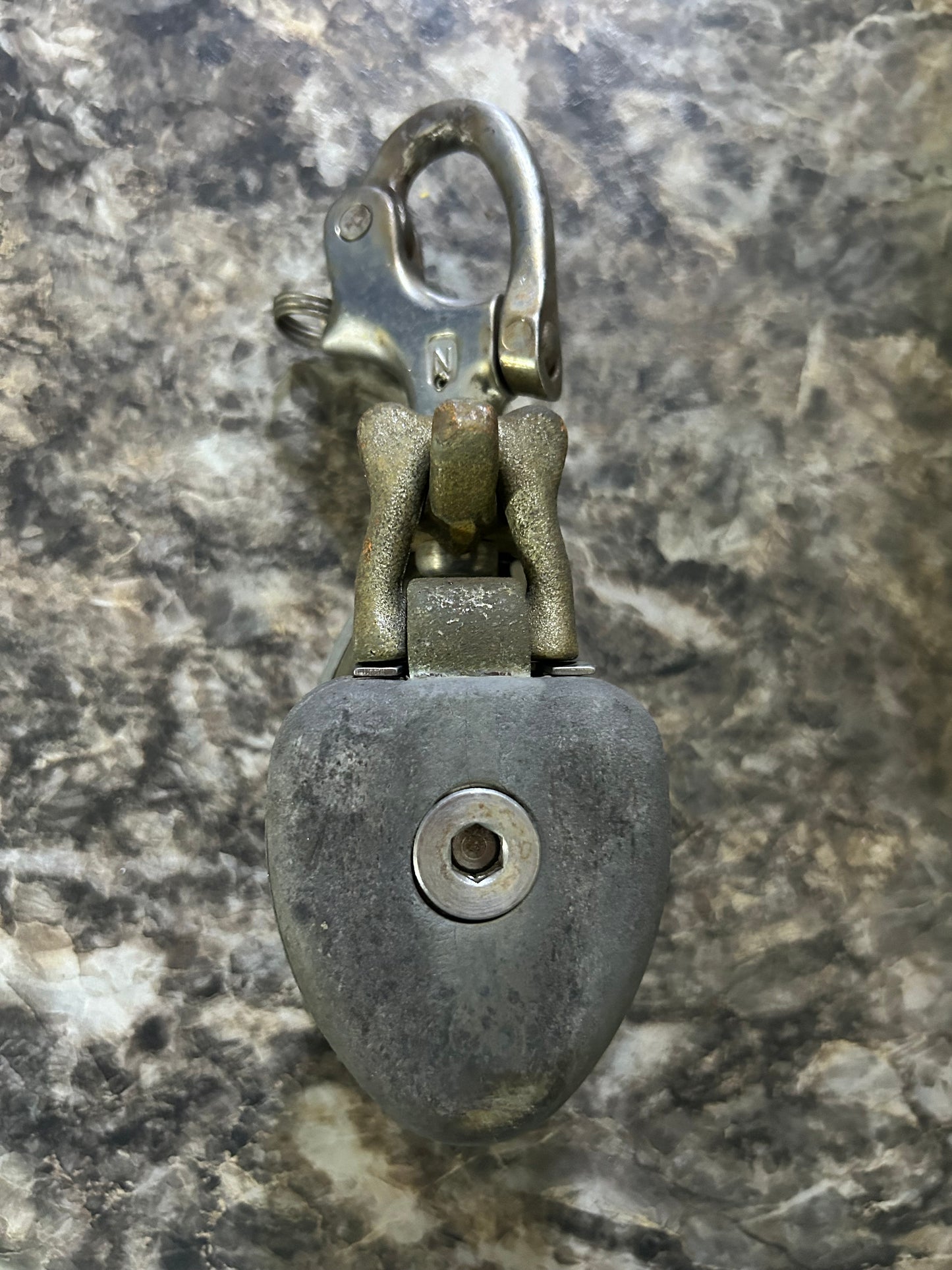 Bronze Nitro Marine Snatch Block with 1 1/2" sheave , 3/4" line width and Nitro Marine swivel Shackle