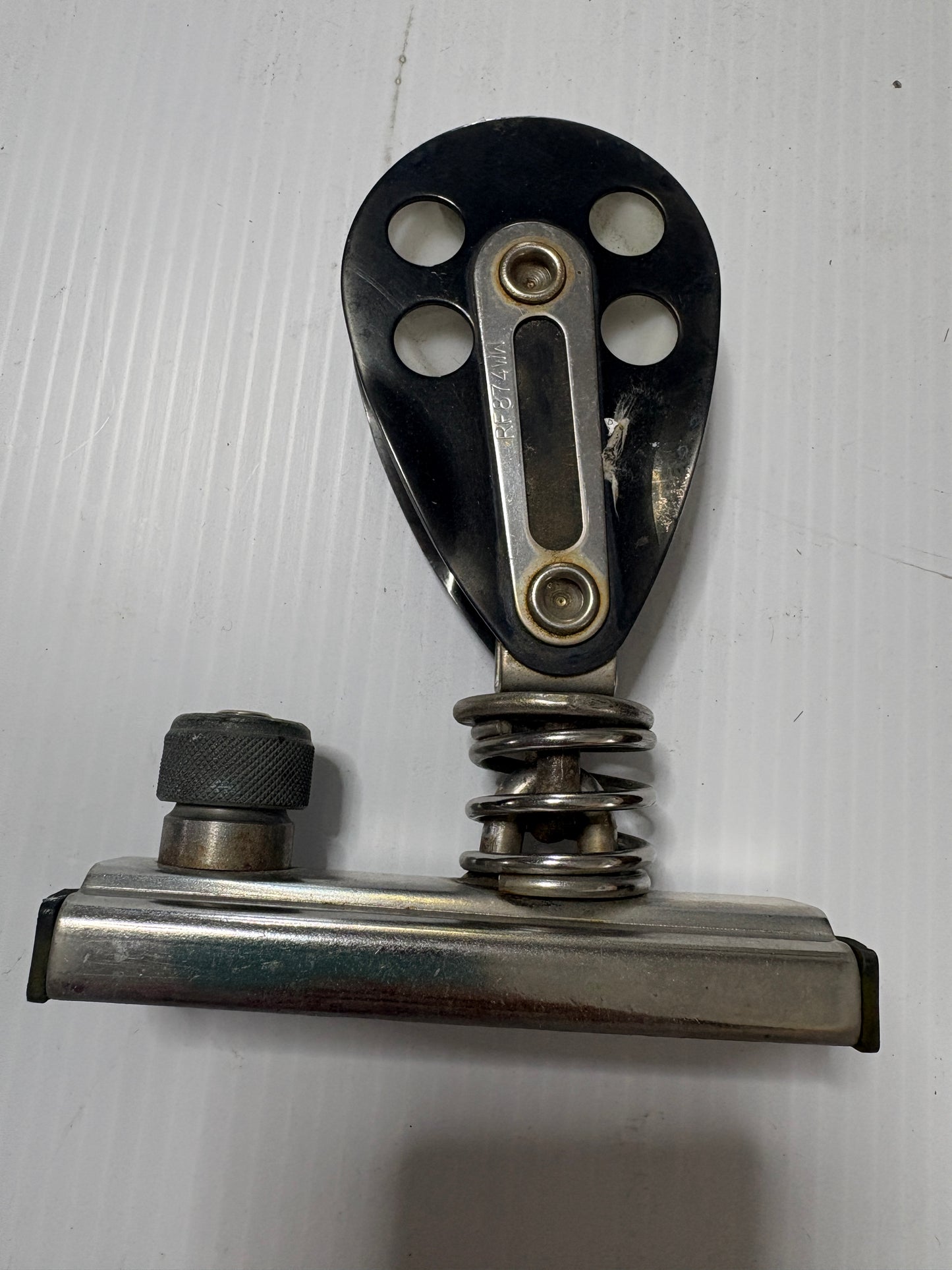 Ronstan RF874WW Pull Top 2 3/8” Sheave 1 1/4” Track Car