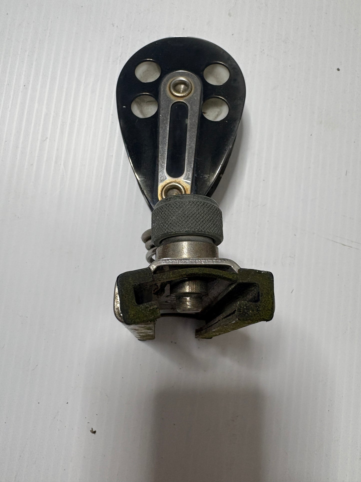 Ronstan RF874WW Pull Top 2 3/8” Sheave 1 1/4” Track Car