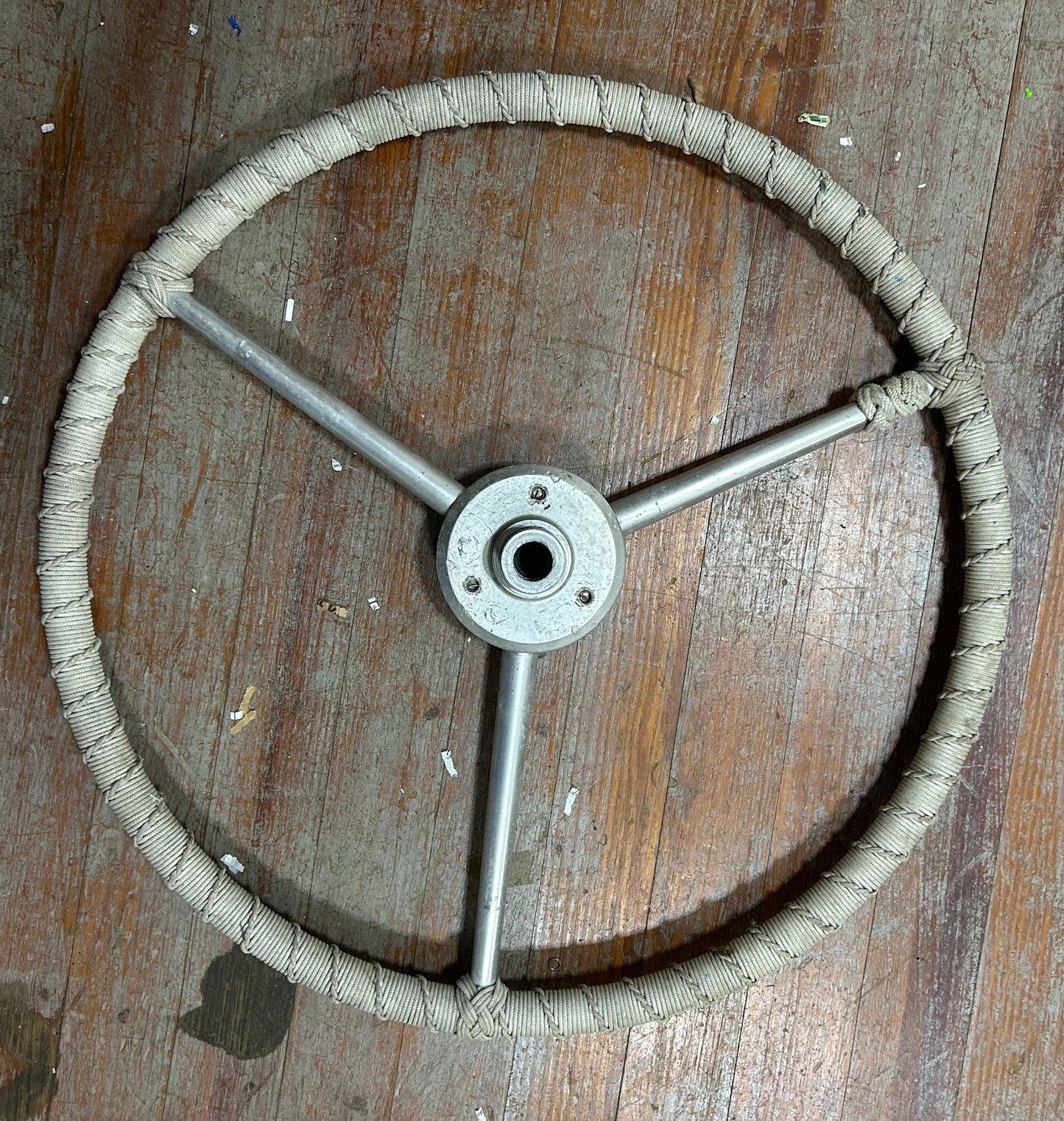 Goiot 26” Steering Wheel Rope Wrapped 3-Spoke Dufour 34