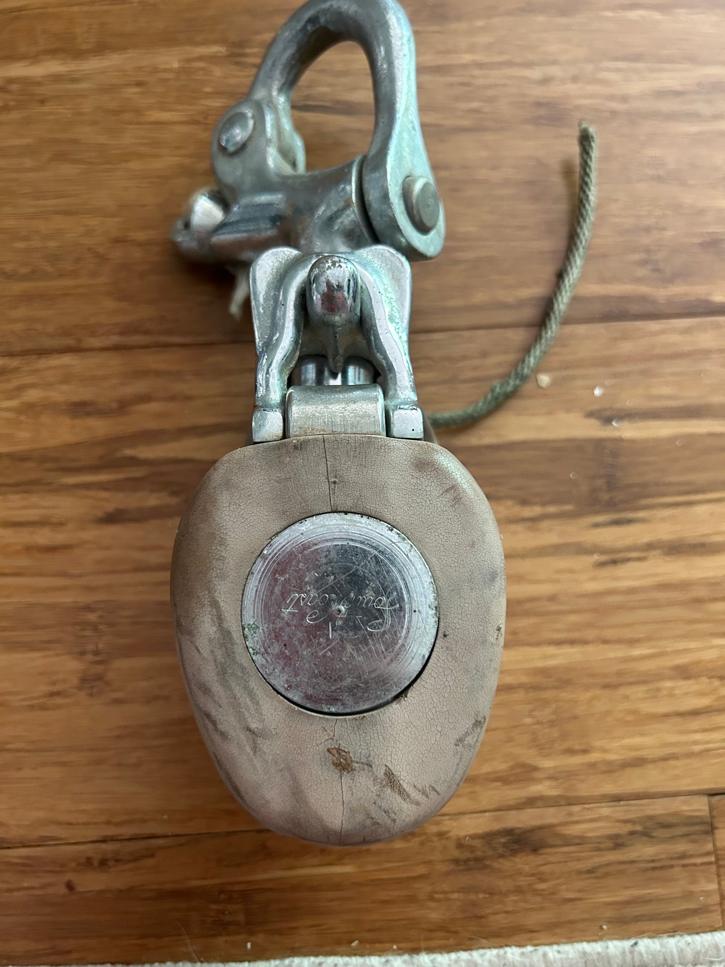 South Coast Snatch Block 2” Sheave and Swivel Shackle 3/4” Line