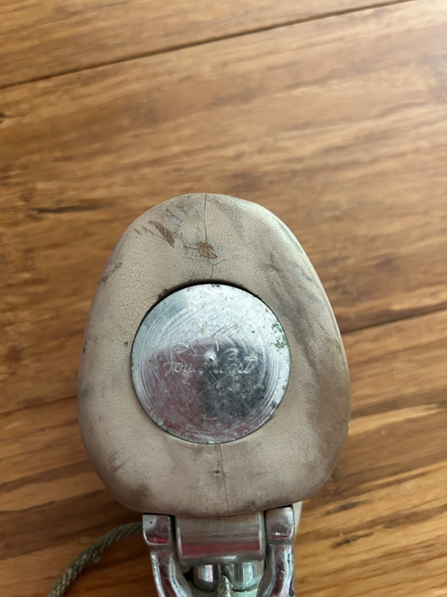 South Coast Snatch Block 2” Sheave and Swivel Shackle 3/4” Line