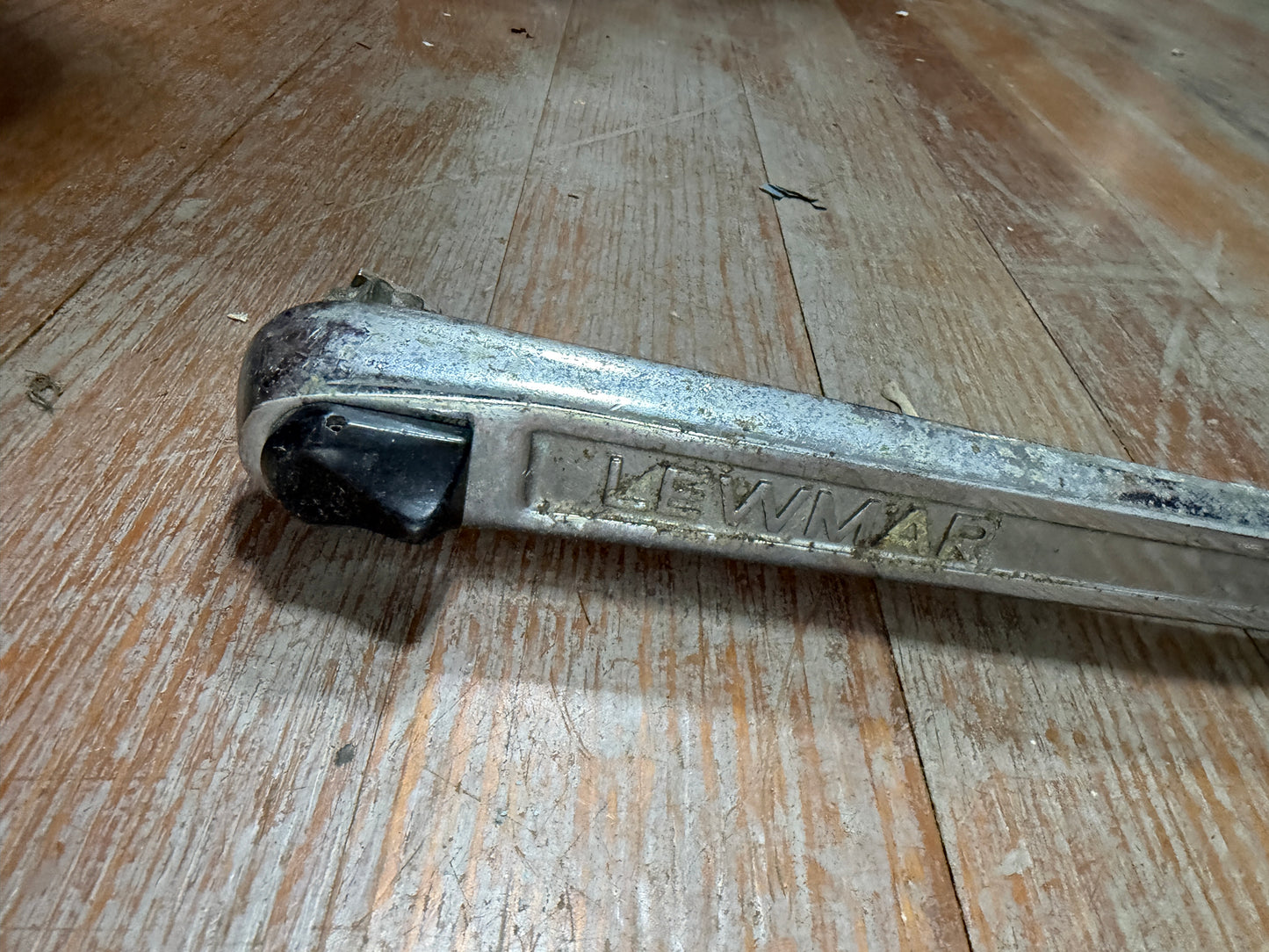 Lewmar Locking Extending Winch Handle - Cracked Handle