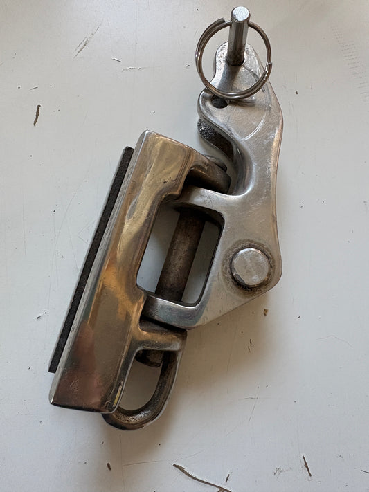 Gooseneck Track Car for 1 1/4" Track