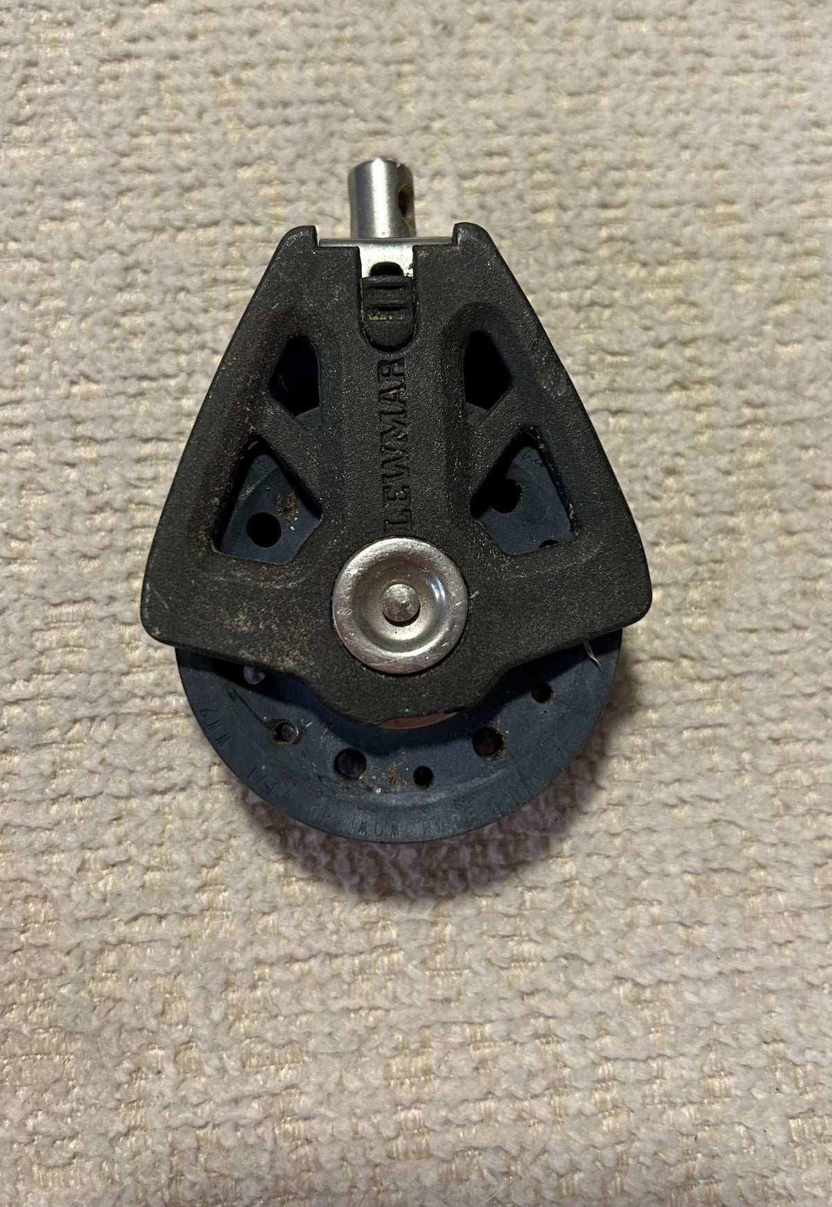 Lewmar Single Swivel Eye w/ 2” Sheave and 3/8” Line