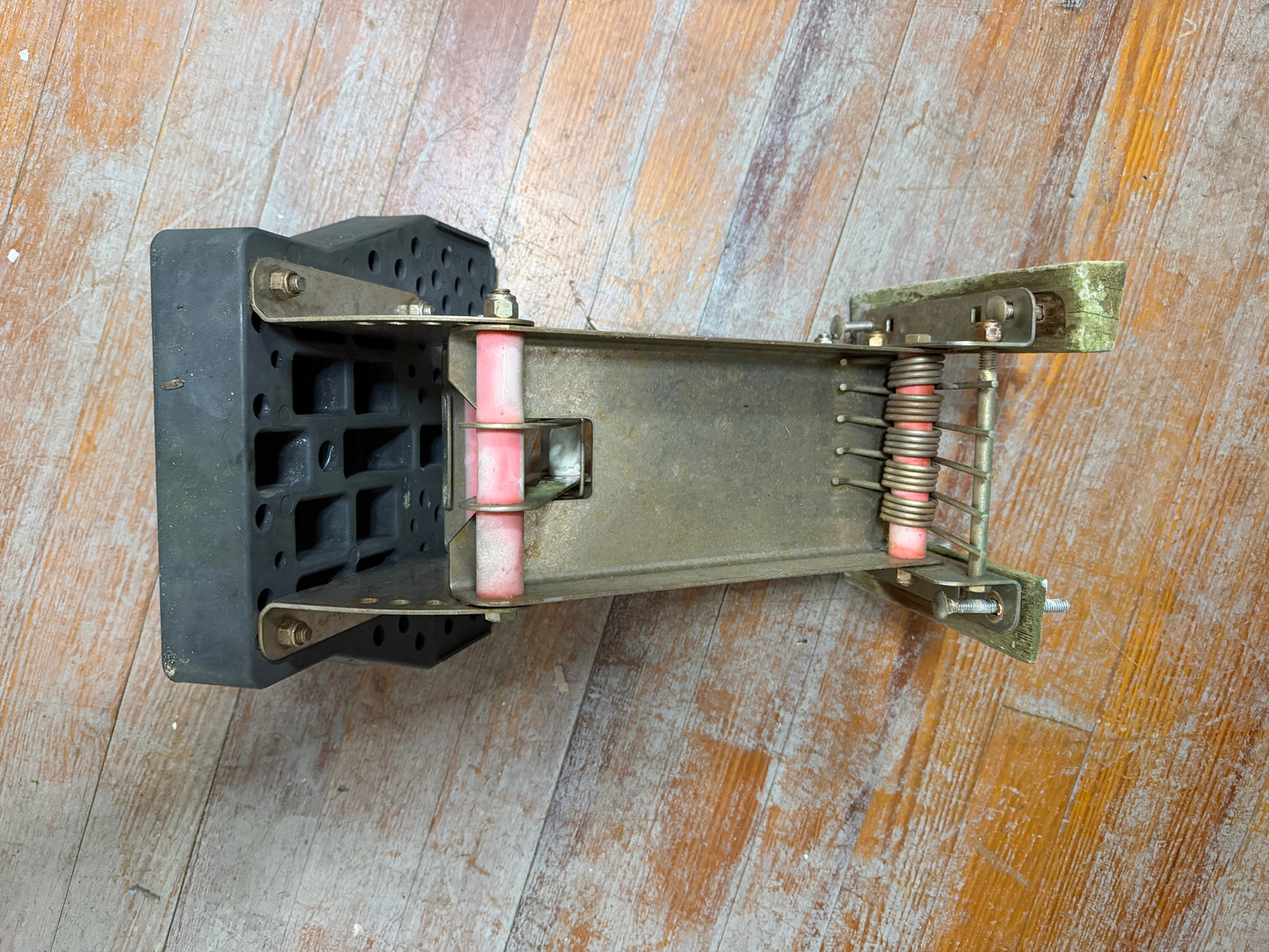 Garelick Eez-in Motor Mount - C&C 38