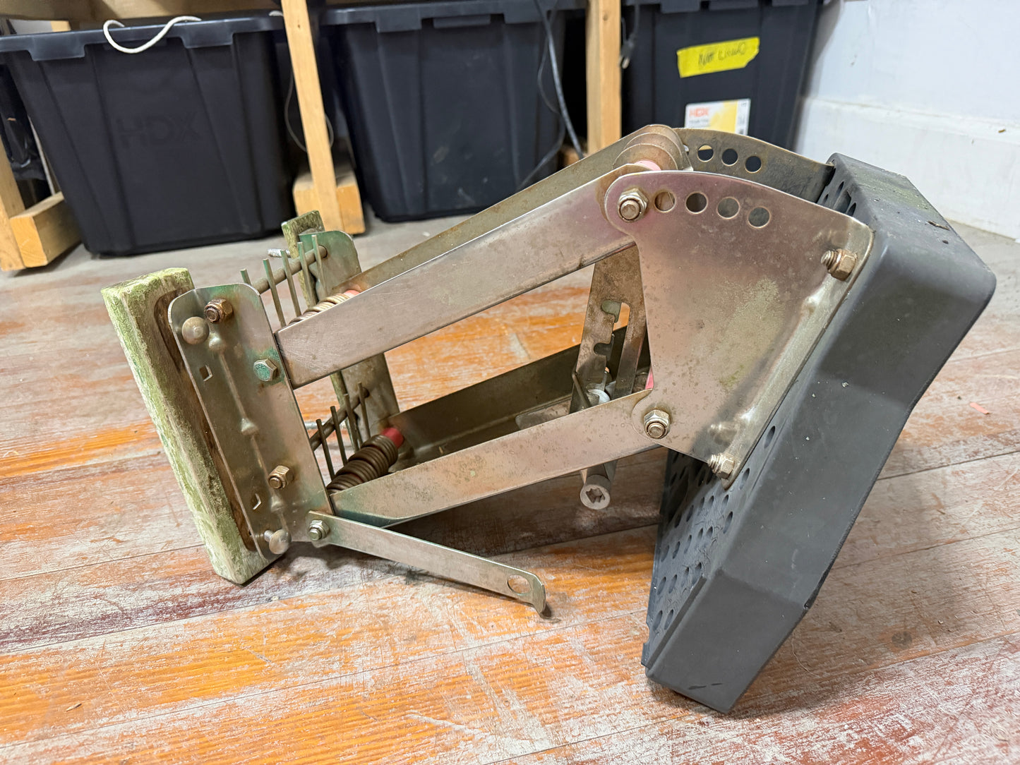 Garelick Eez-in Motor Mount - C&C 38