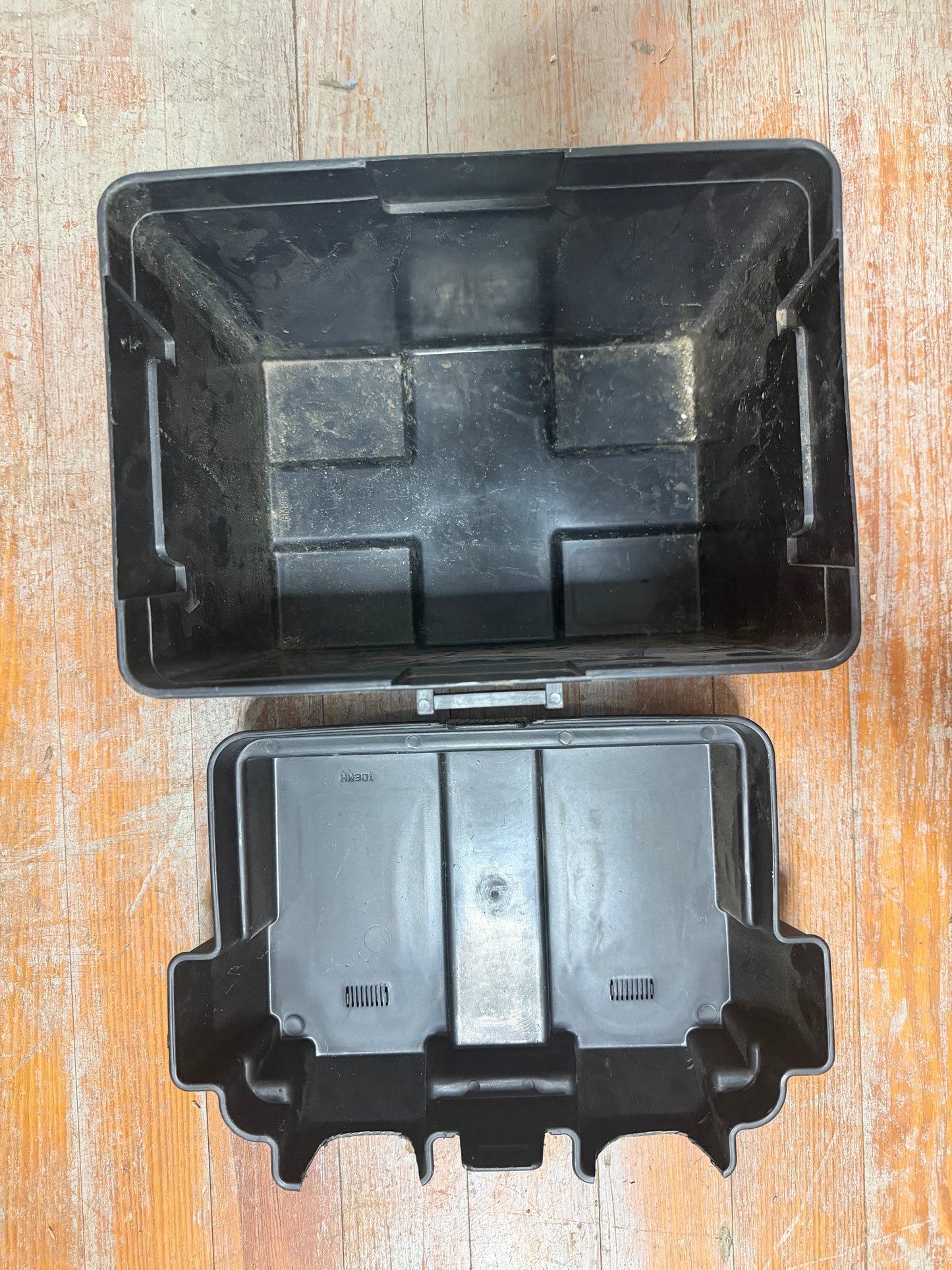 SnapTOP Marine Battery Group 24 Battery Box