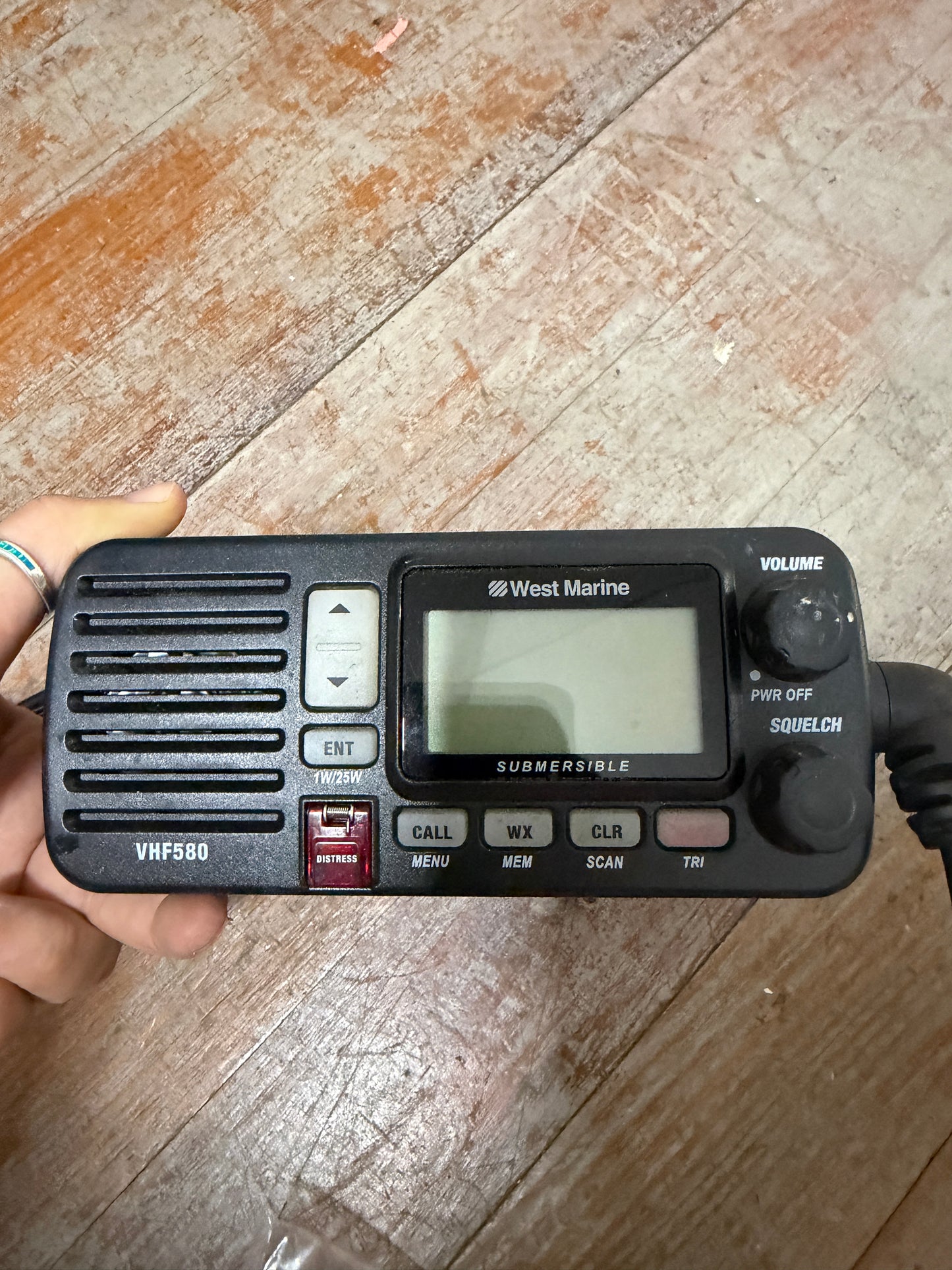 West Marine Radio MODEL:VHF580BK
