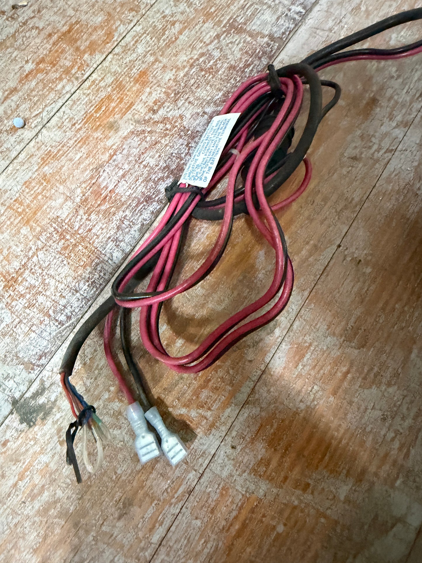 West Marine Radio MODEL:VHF580BK