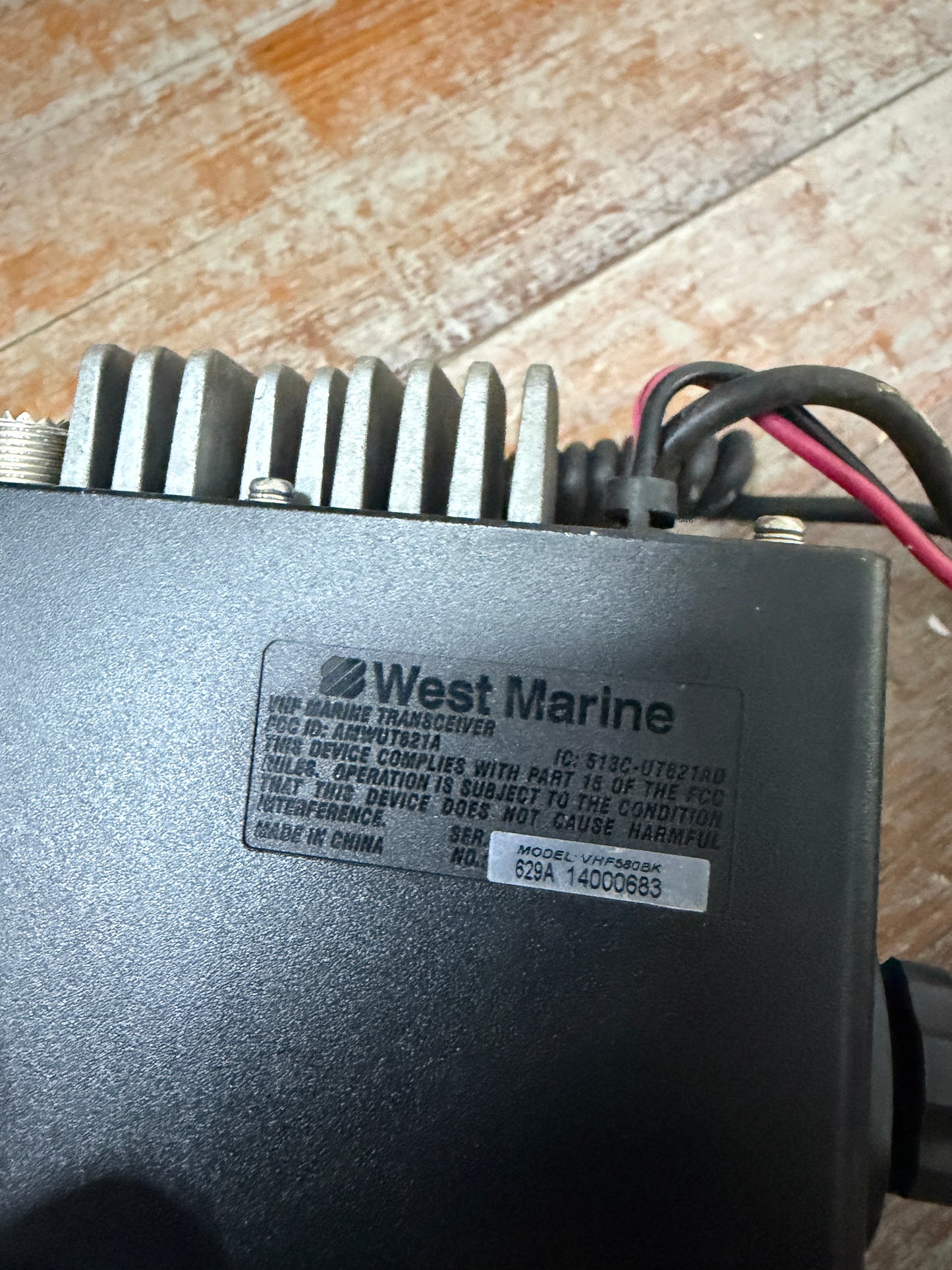 West Marine Radio MODEL:VHF580BK