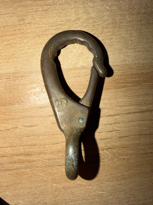 Bronze #3 Fixed Bail Clip - 11/16" Bail