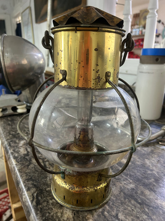 Vintage Brass Kerosene Oil Hurricane Lantern Clear Glass Globe 12.5” Tall