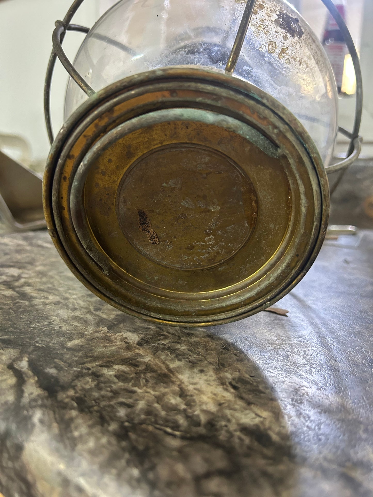 Vintage Brass Kerosene Oil Hurricane Lantern Clear Glass Globe 12.5” Tall