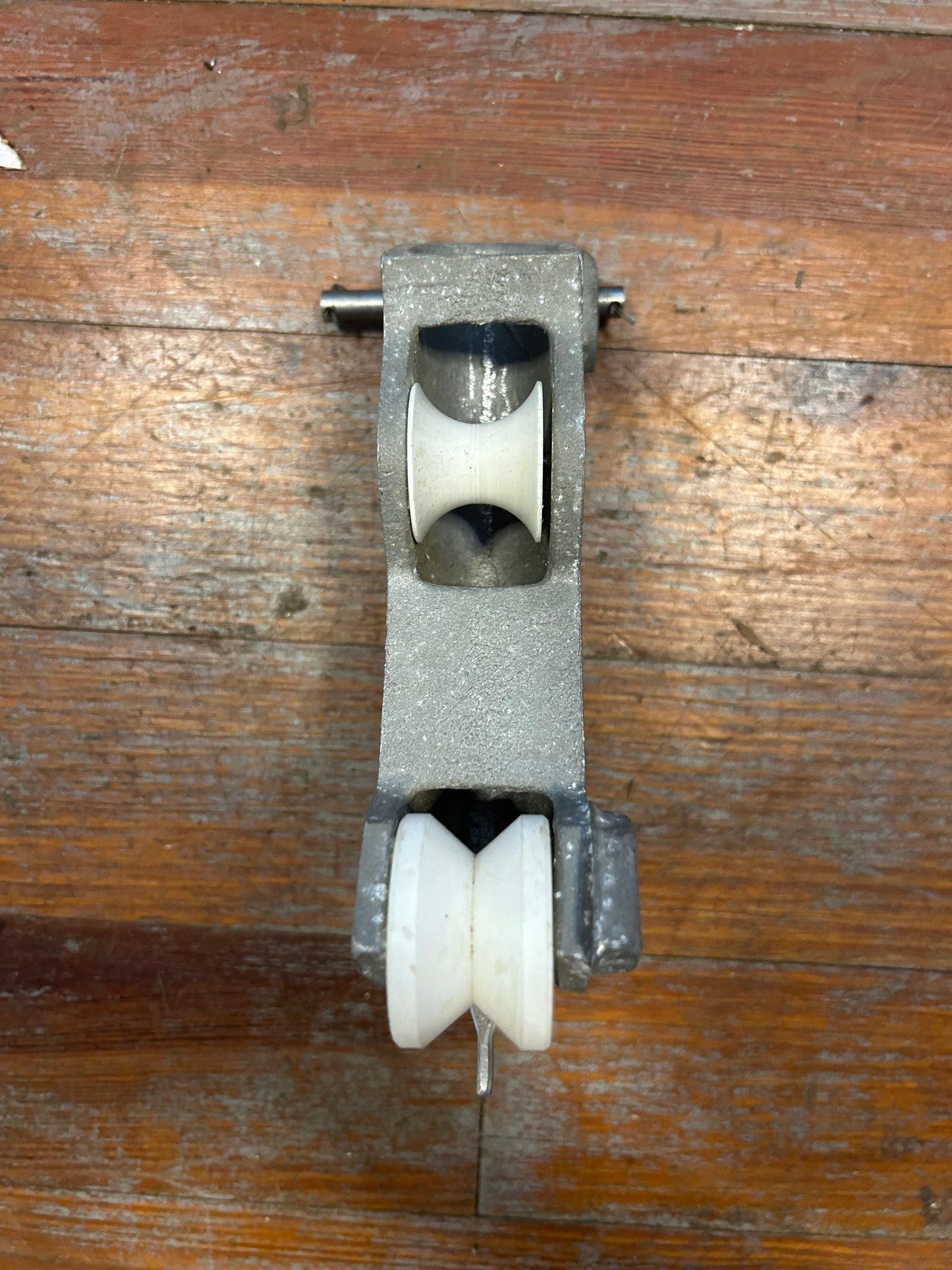 Aluminum Triple Halyard Sheave Box 1-3/8” & 1-1/4” Sheaves
