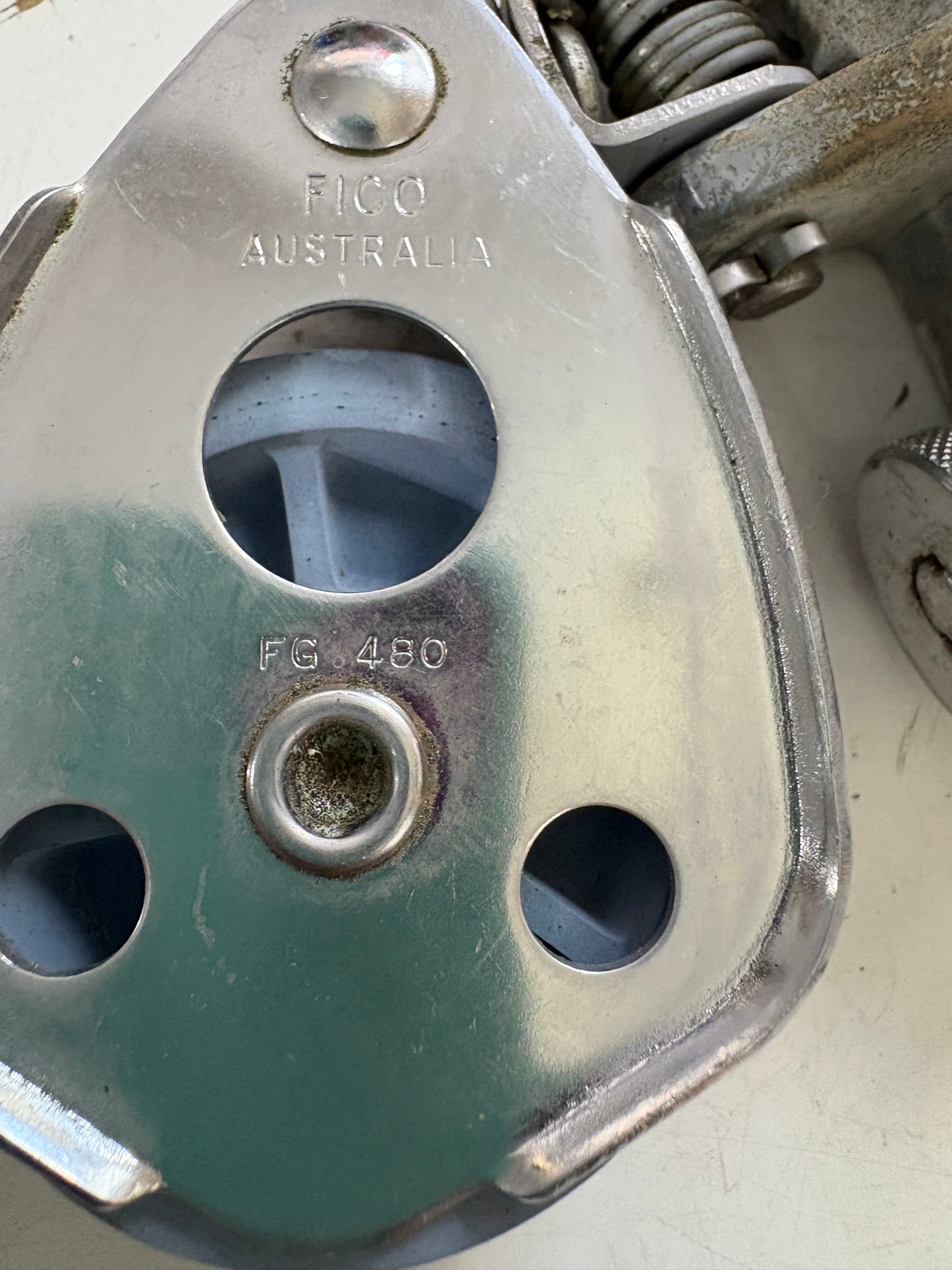 Fico FG480  Block on Bronze Car