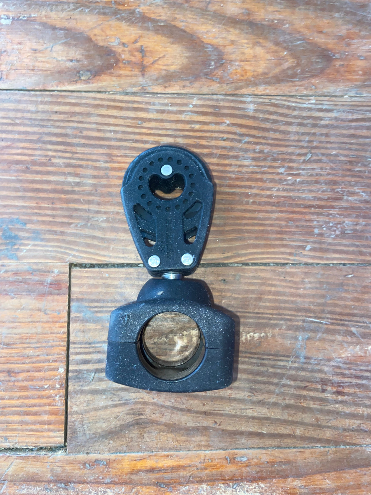 Harken 40C Stanchion Block- 1 1/2” Sheave- 3/8” Line