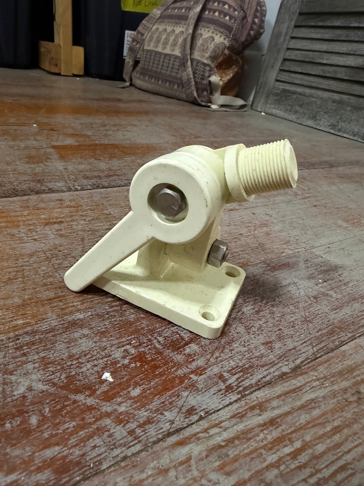 Shakespear Nylon Antenna Mount