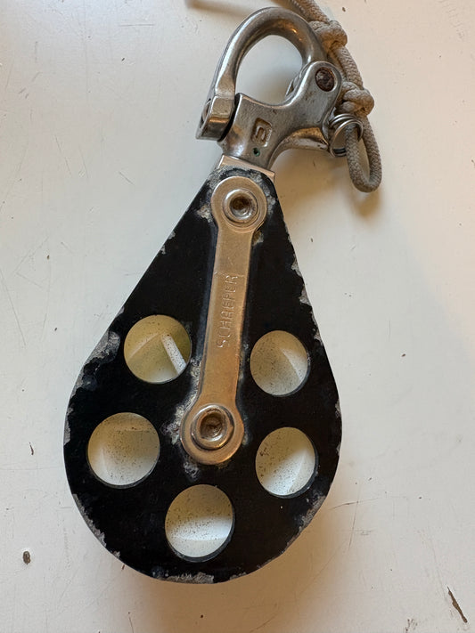 Schaefer 2 1/2" Fixed  Block, 5/8" line with Snap Shackle