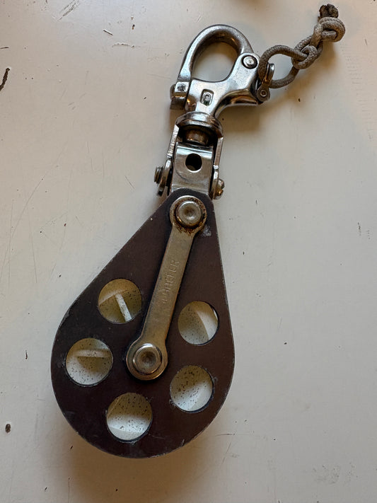 Schaefer Fixed 2 1/2" Block, 5/8" line with extended Snap Shackle