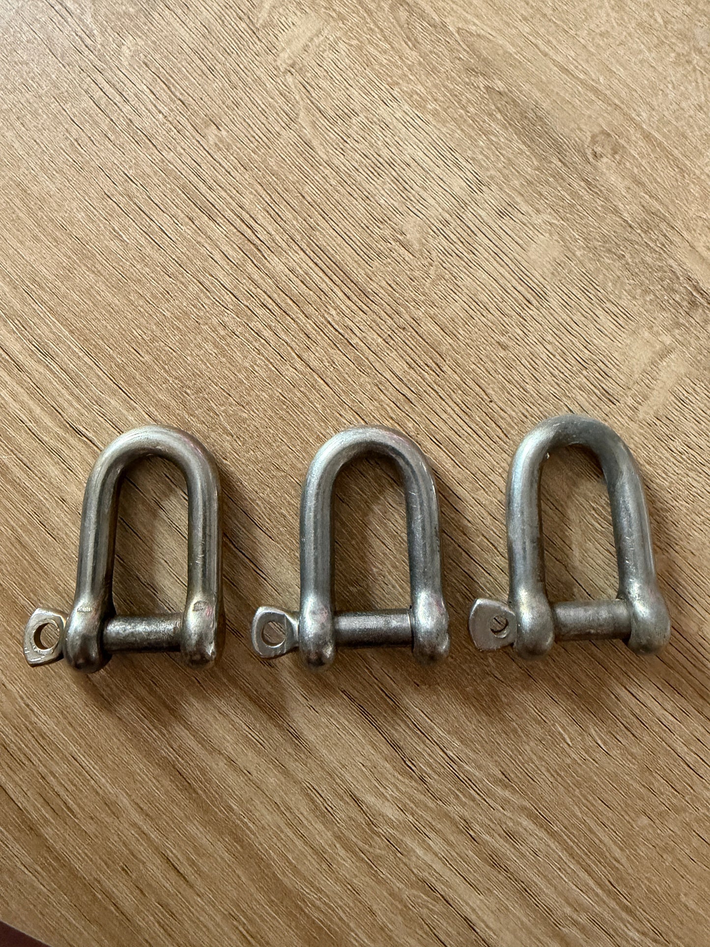 LOT of 3 D Shackles - 5/16" Pin Diameter x 5/8" Width