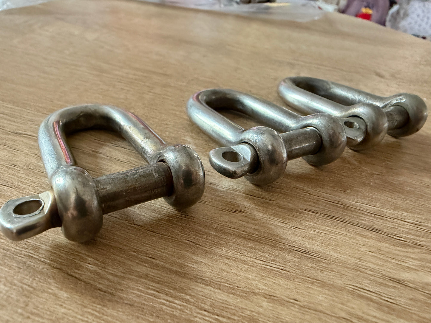 LOT of 3 D Shackles - 5/16" Pin Diameter x 5/8" Width