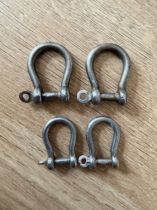 LOT of 4 Bow Shackles - 1/8" & 3/16" Pin Diameters - 3/8" Widths
