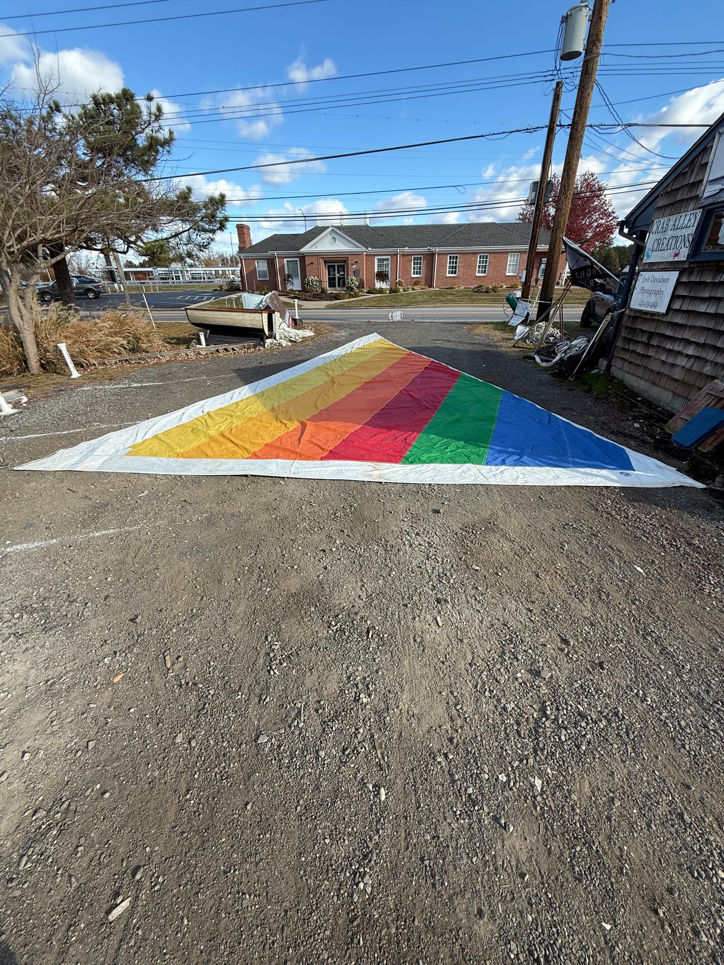 Rainbow Jib - 40'3" x 39'6" x 24'2"