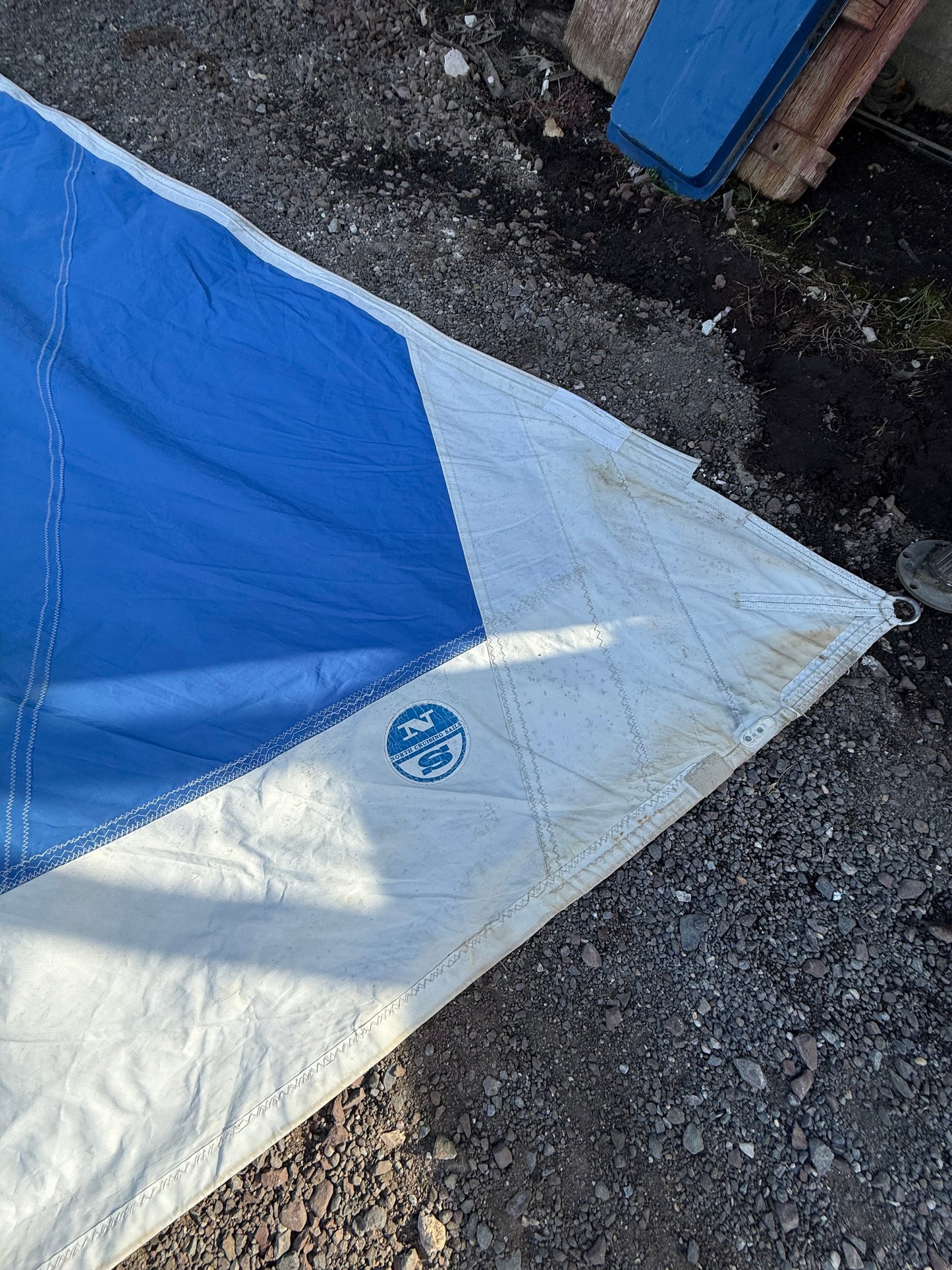 Rainbow Jib - 40'3" x 39'6" x 24'2"