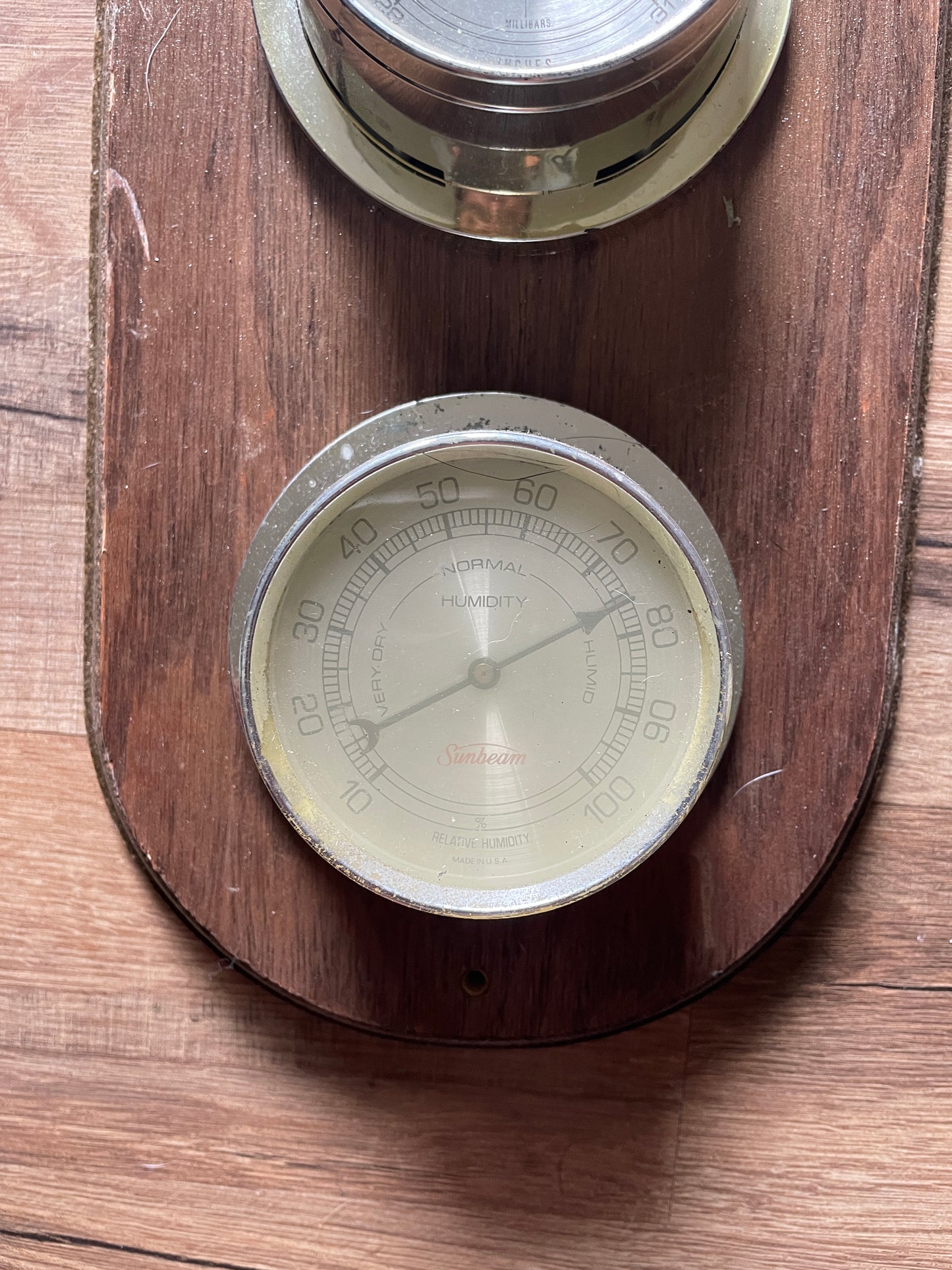 Thermometer, Barometer & Humidity