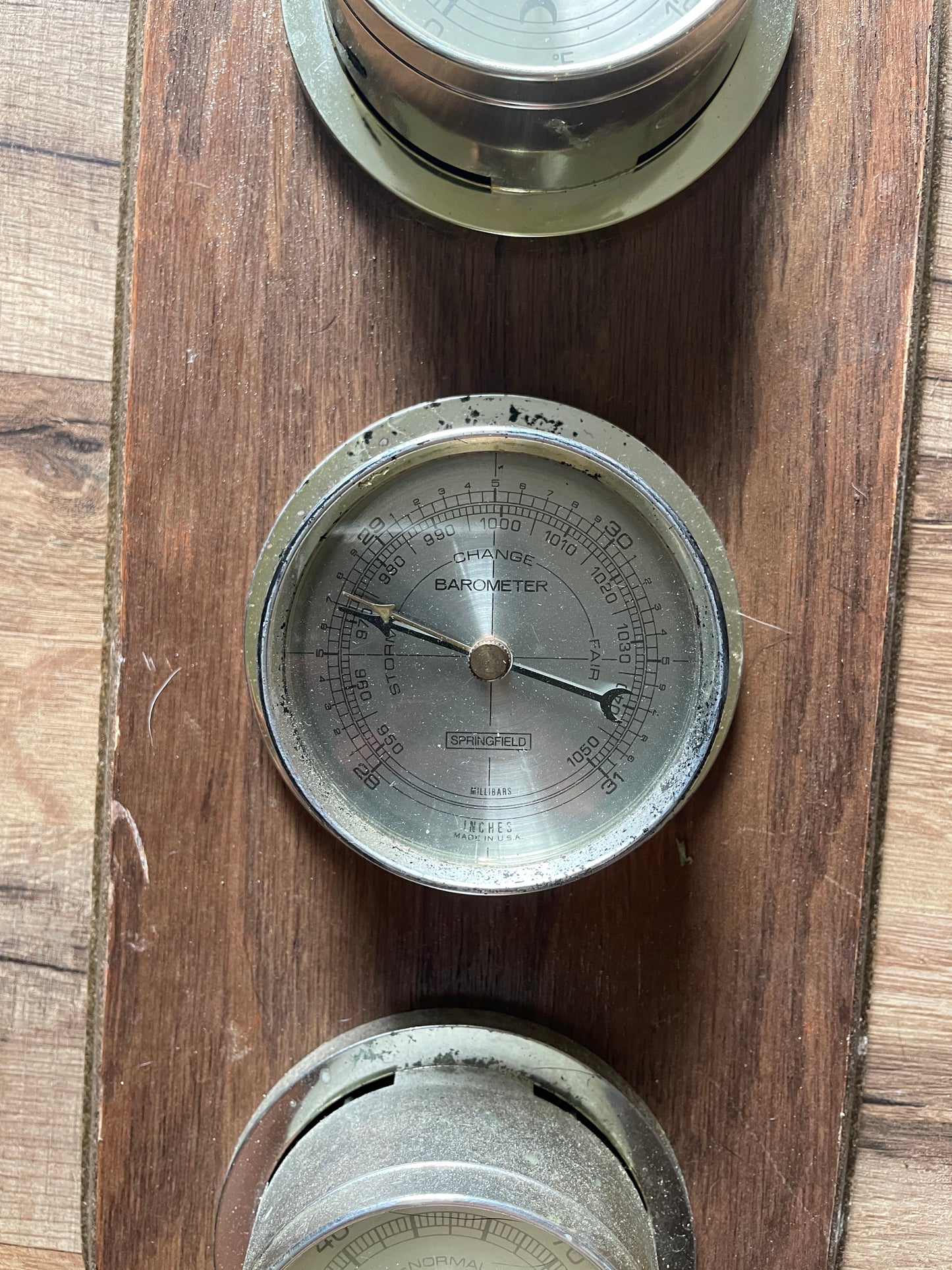 Thermometer, Barometer & Humidity