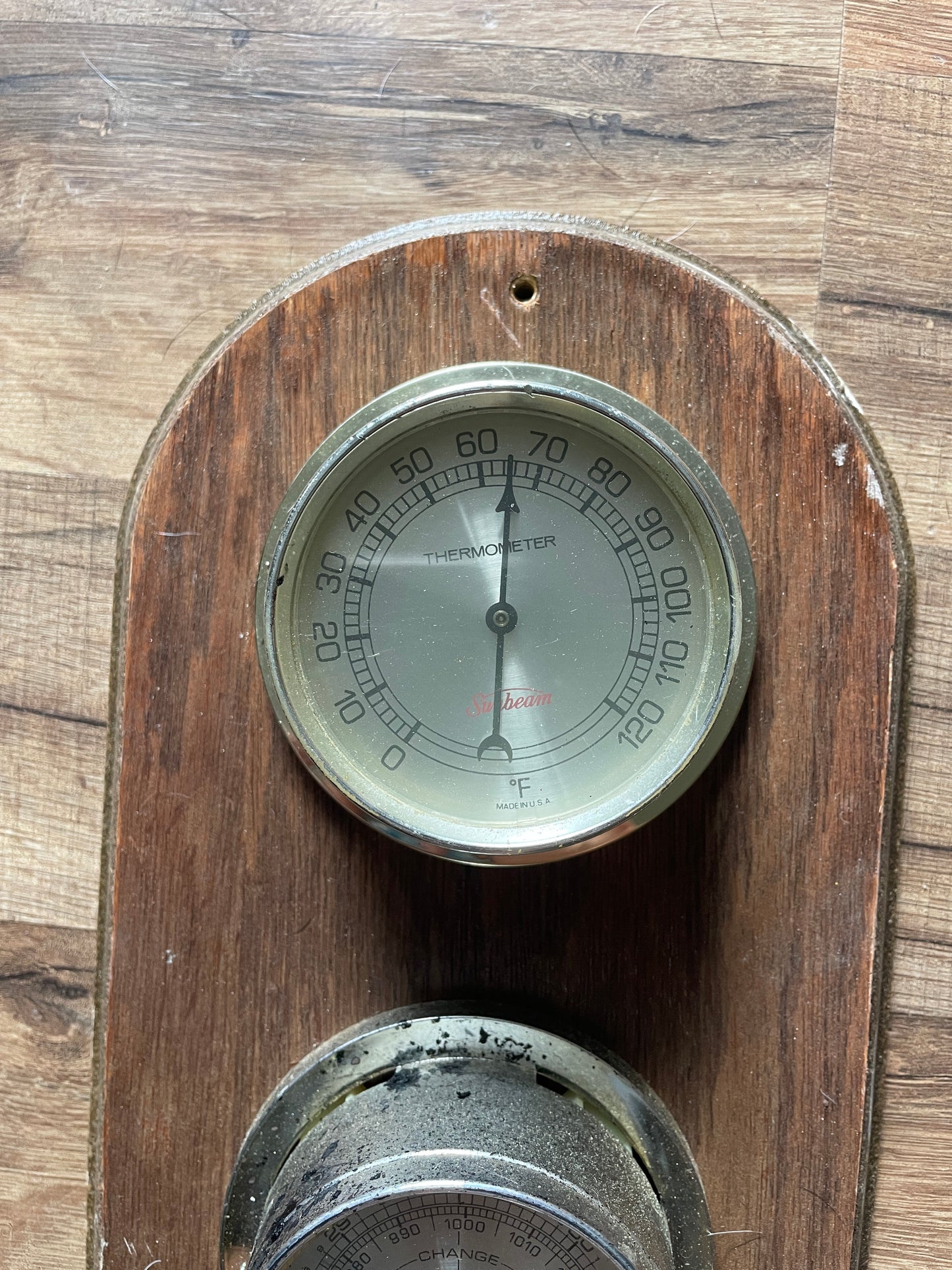 Thermometer, Barometer & Humidity