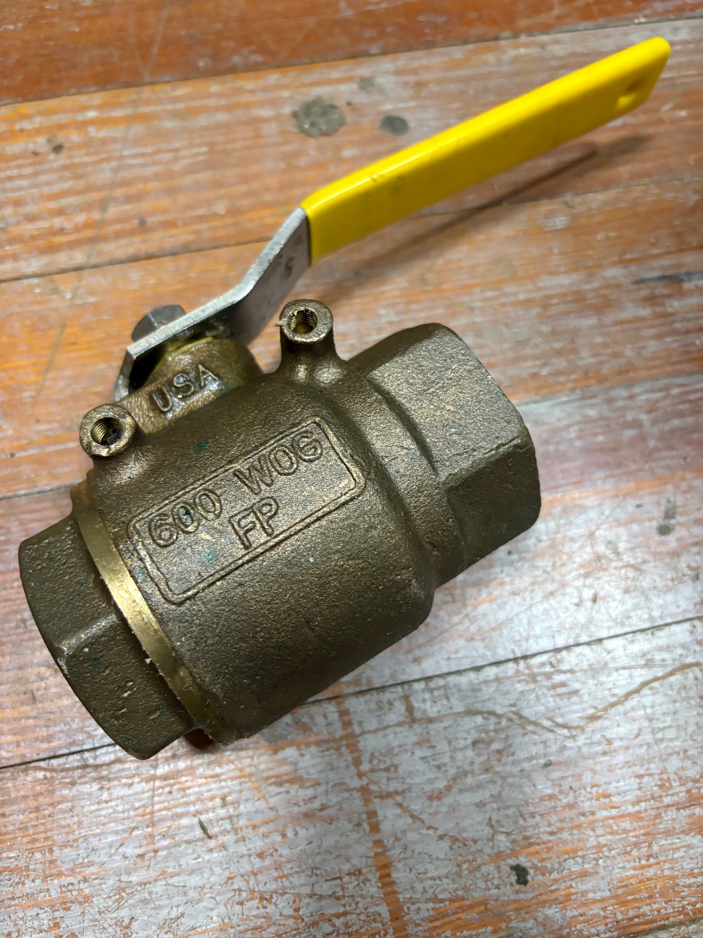 APOLLO Manual Two-Way Ball Valve: 1 1/2 in, Bronze