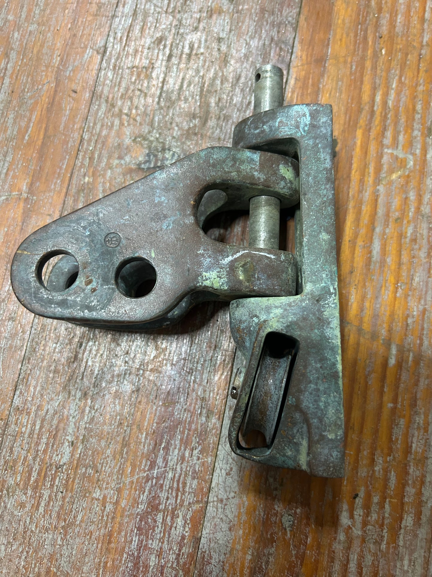 1 1/4” Sheave -Bronze gooseneck
