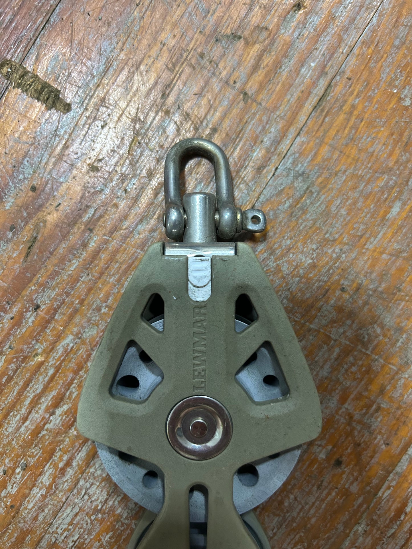 Lewmar Fiddle Block Double Pulley Fixed Shackle 2-1/4” & 1-1/2” Sheaves