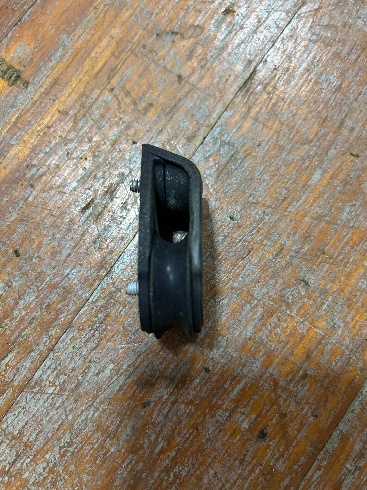 Harken Mini Screw-Mount Single Block – 1” Sheave