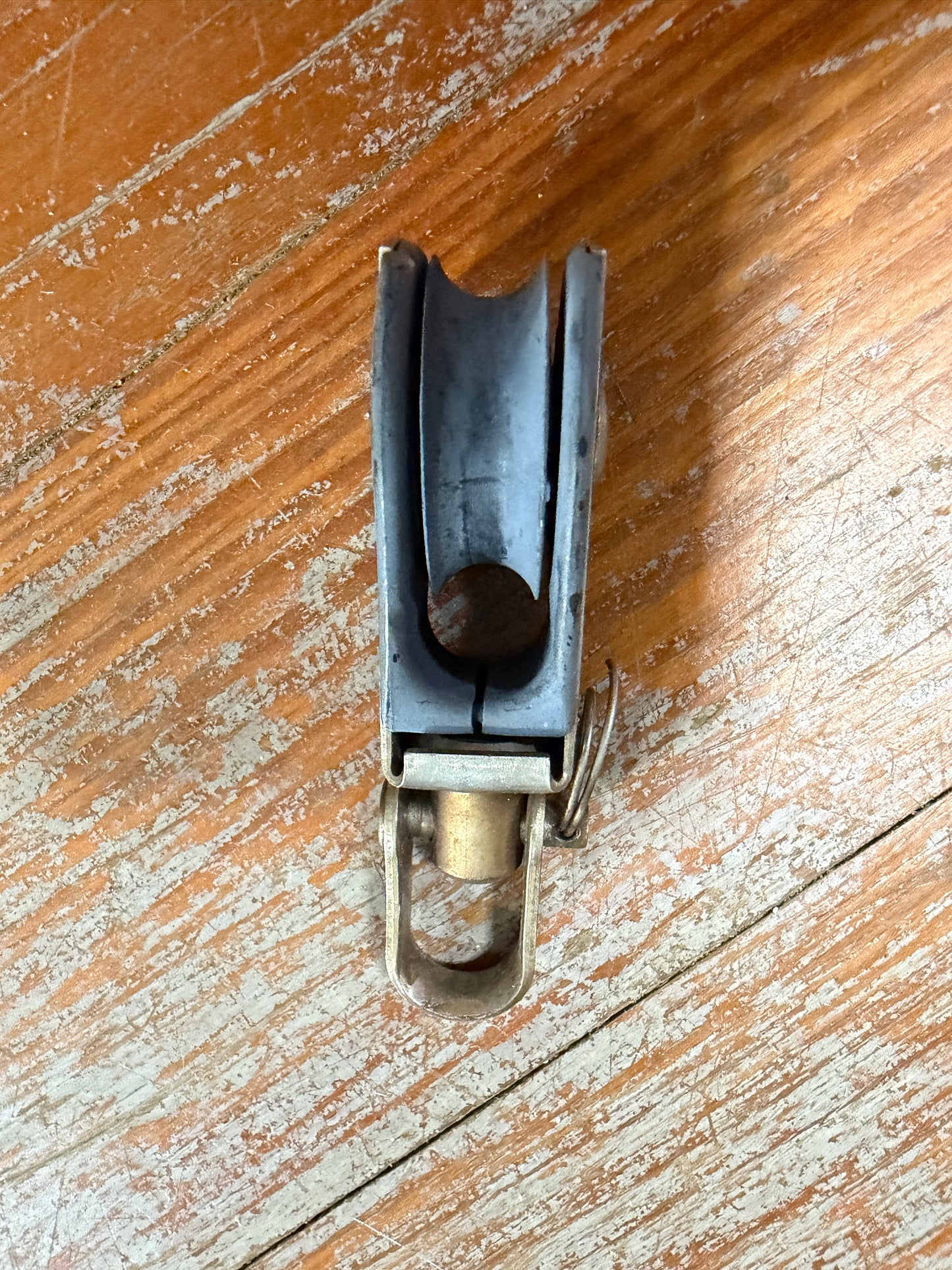 Small Harken 1 1/8” Single Swivel Block- 5/16” Line