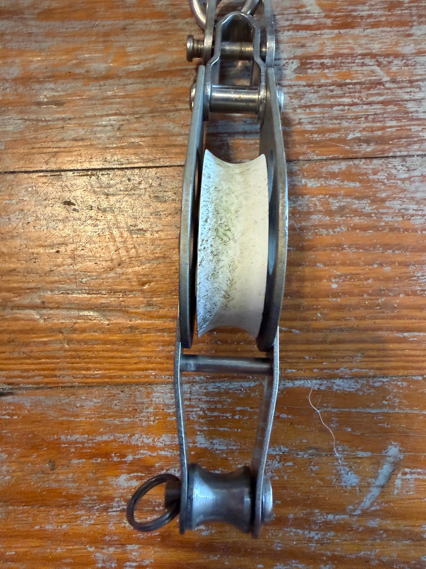 Schaefer 2 1/4" Single Sheave Fixed Block With Beckett & Shackles - 3/8" Line