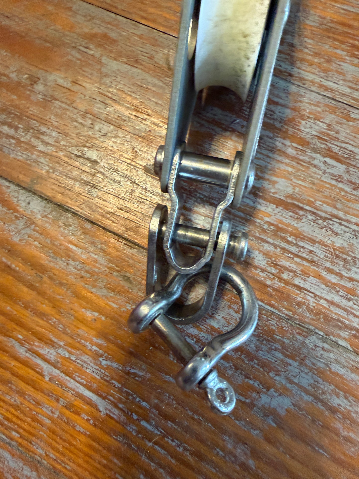 Schaefer 2 1/4" Single Sheave Fixed Block With Beckett & Shackles - 3/8" Line