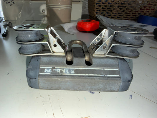 Harken Traveler / Track Car - 1 3/8" Track Diameter - Comes With Balls