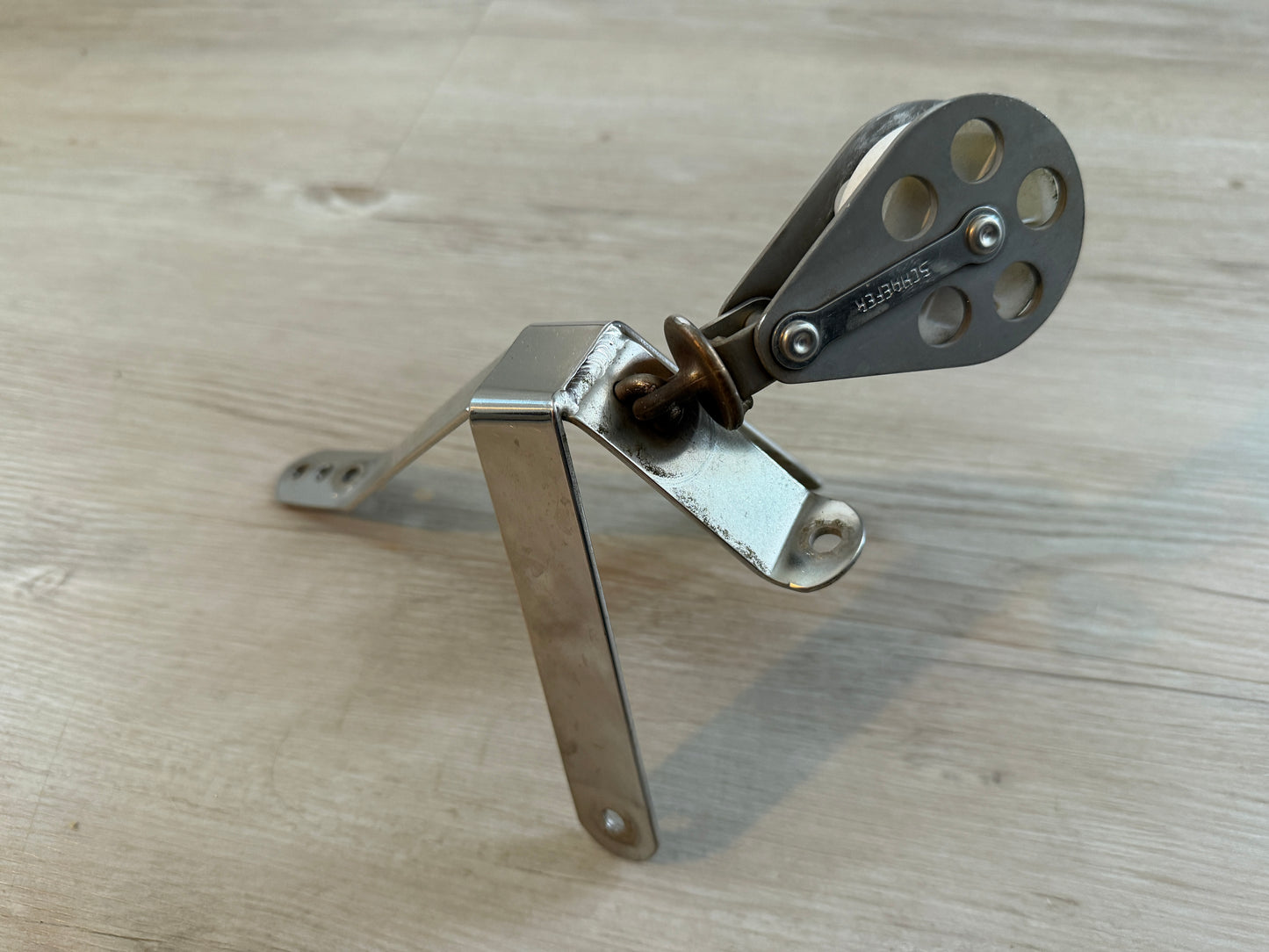 Schaefer Single Swivel Block On Stainless Steel Bracket