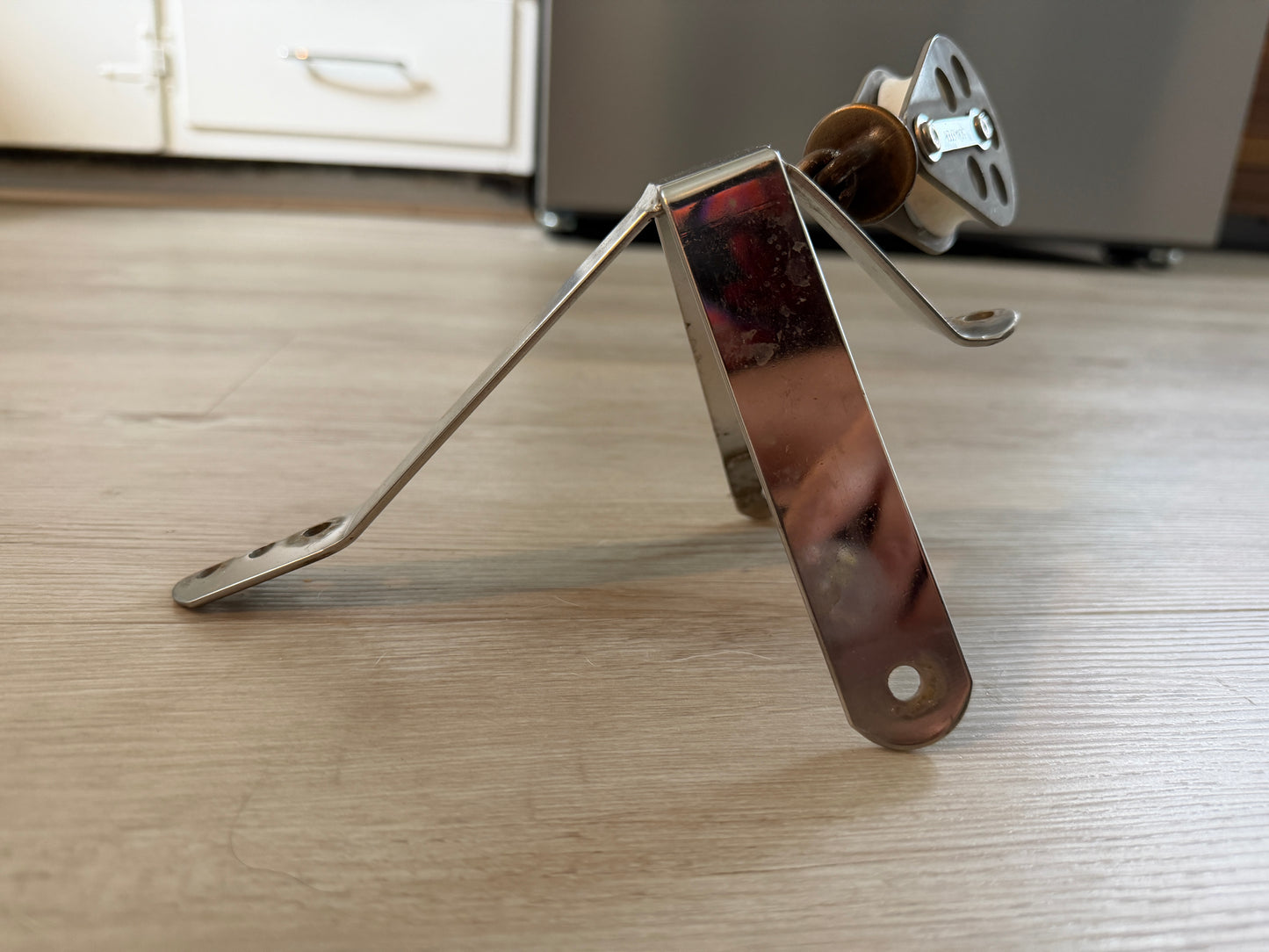 Schaefer Single Swivel Block On Stainless Steel Bracket