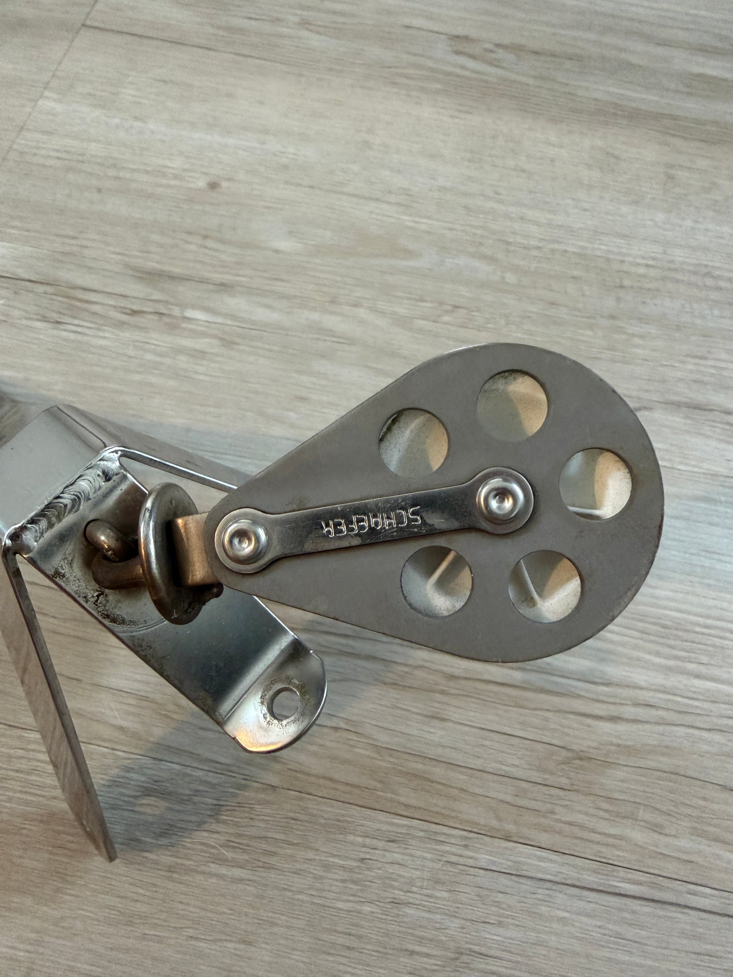 Schaefer Single Swivel Block On Stainless Steel Bracket