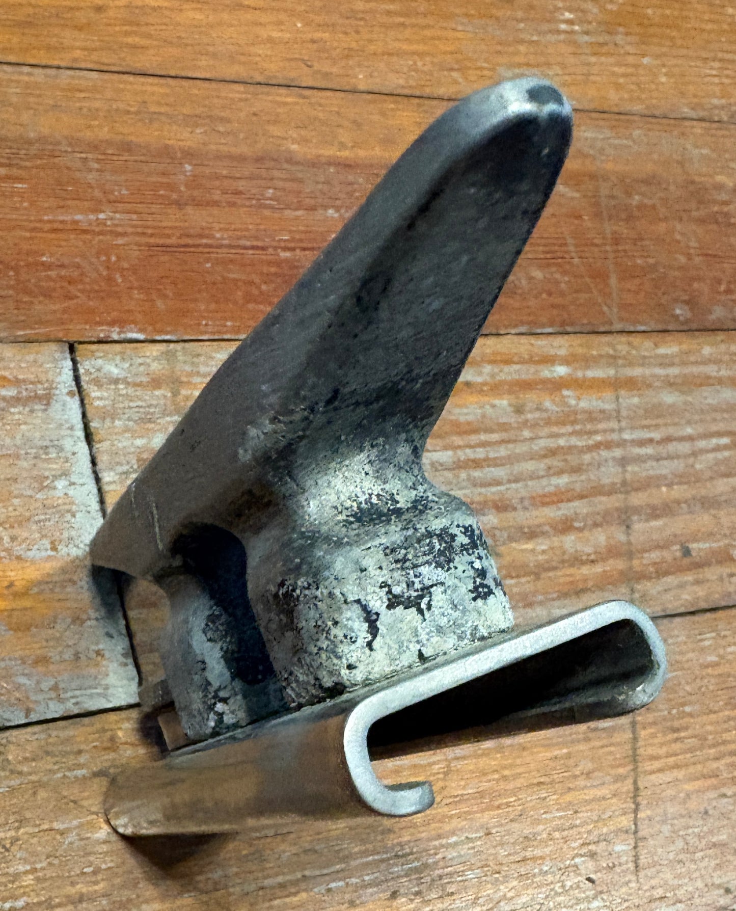 Aluminum 5 3/4" Cleat on  1 5/16" Track Car with screw top